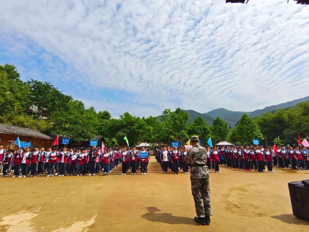 大余县小学新任领导引领教育改革与发展新篇章