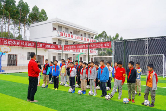 隆安县小学最新动态报道